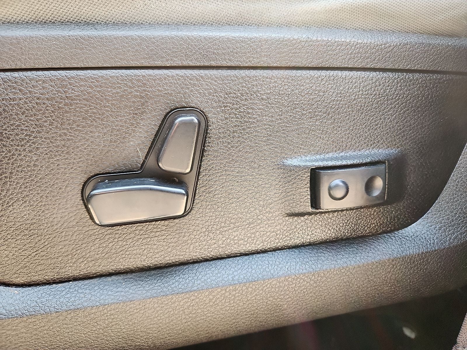 2020 RAM 1500 SLT
