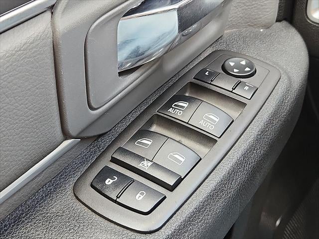 2024 RAM 1500 SLT