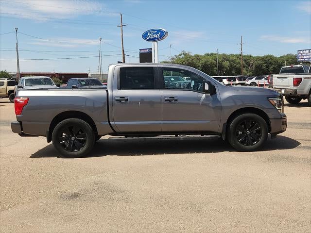 2023 Nissan Titan SV
