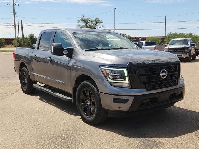 2023 Nissan Titan SV