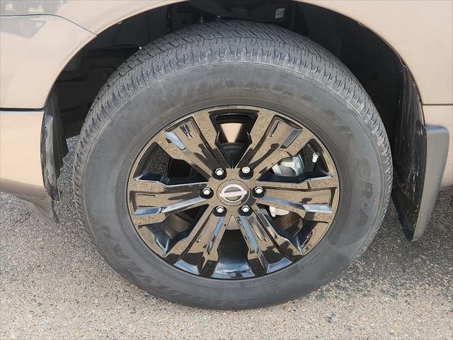 2023 Nissan Titan SV