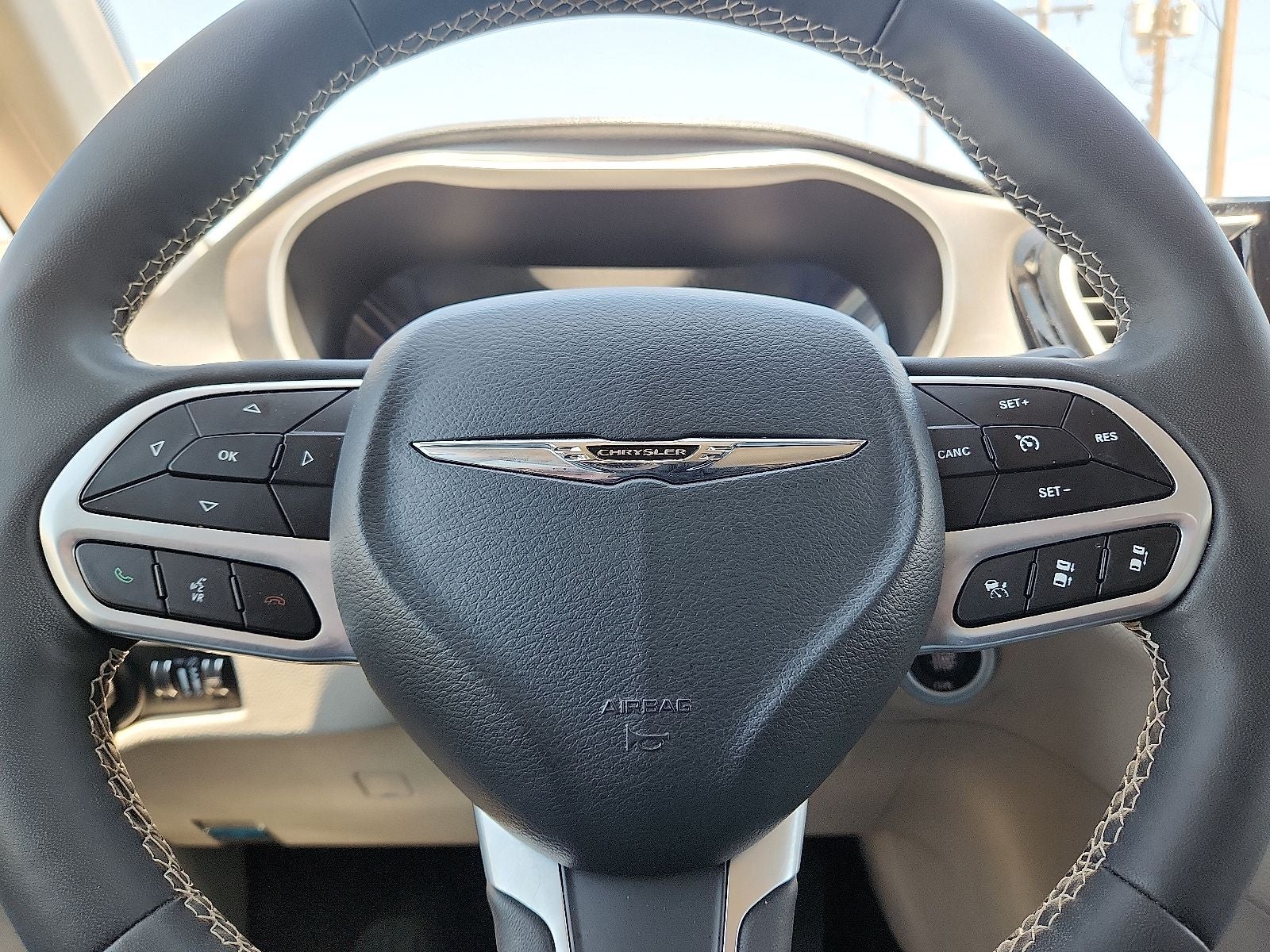 2024 Chrysler Pacifica Select