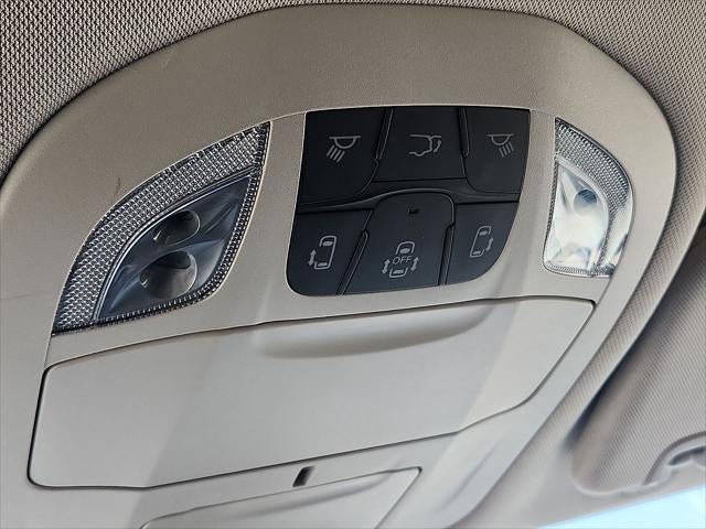 2024 Chrysler Pacifica Select