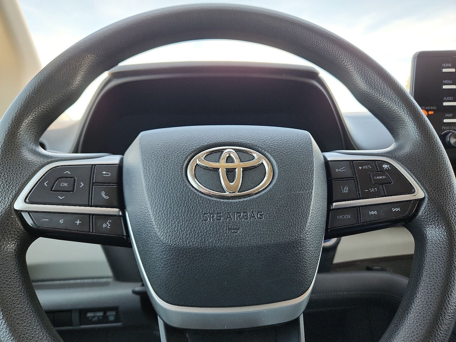 2021 Toyota Sienna LE 8 Passenger