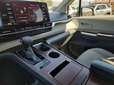 2021 Toyota Sienna LE 8 Passenger
