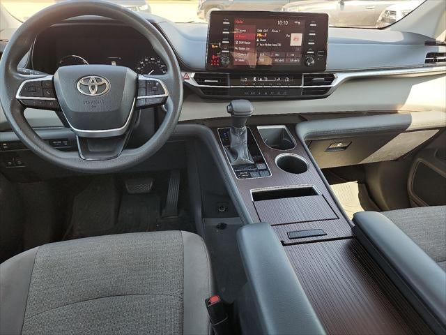 2021 Toyota Sienna LE 8 Passenger