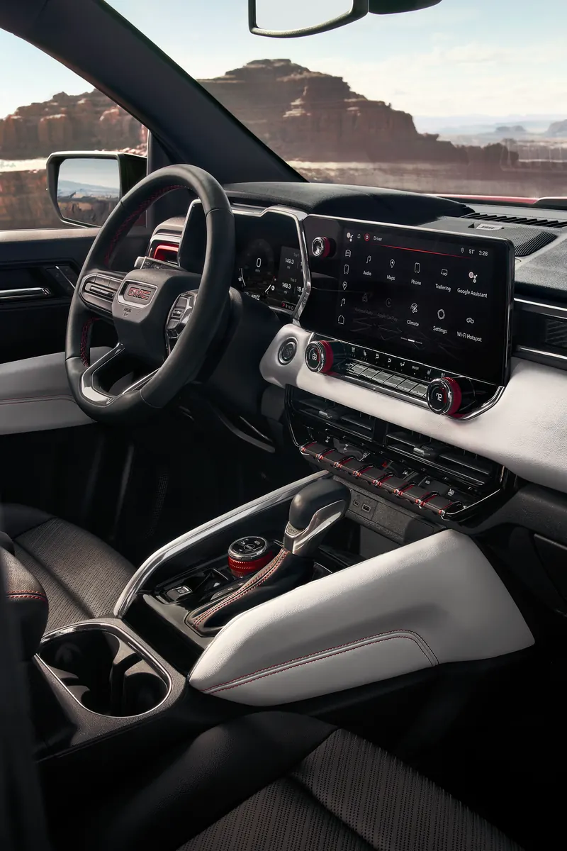2026 GMC Canyon infotainment system at Hamilton GMC in PORTALES NM
